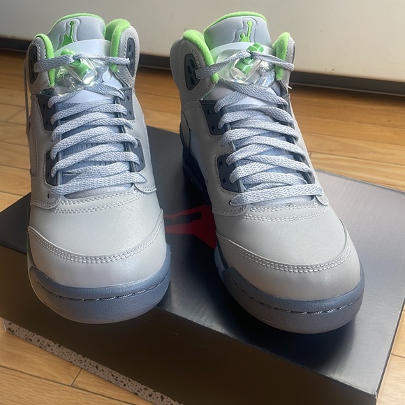 AUTHENTIC RARE KIDS JORDAN RETRO SILVER GREEN GREY SNEAKERS *NIB* SIZE 7 - Picture 13 of 16